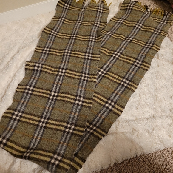 Burberry scarf - Picture 5 of 5